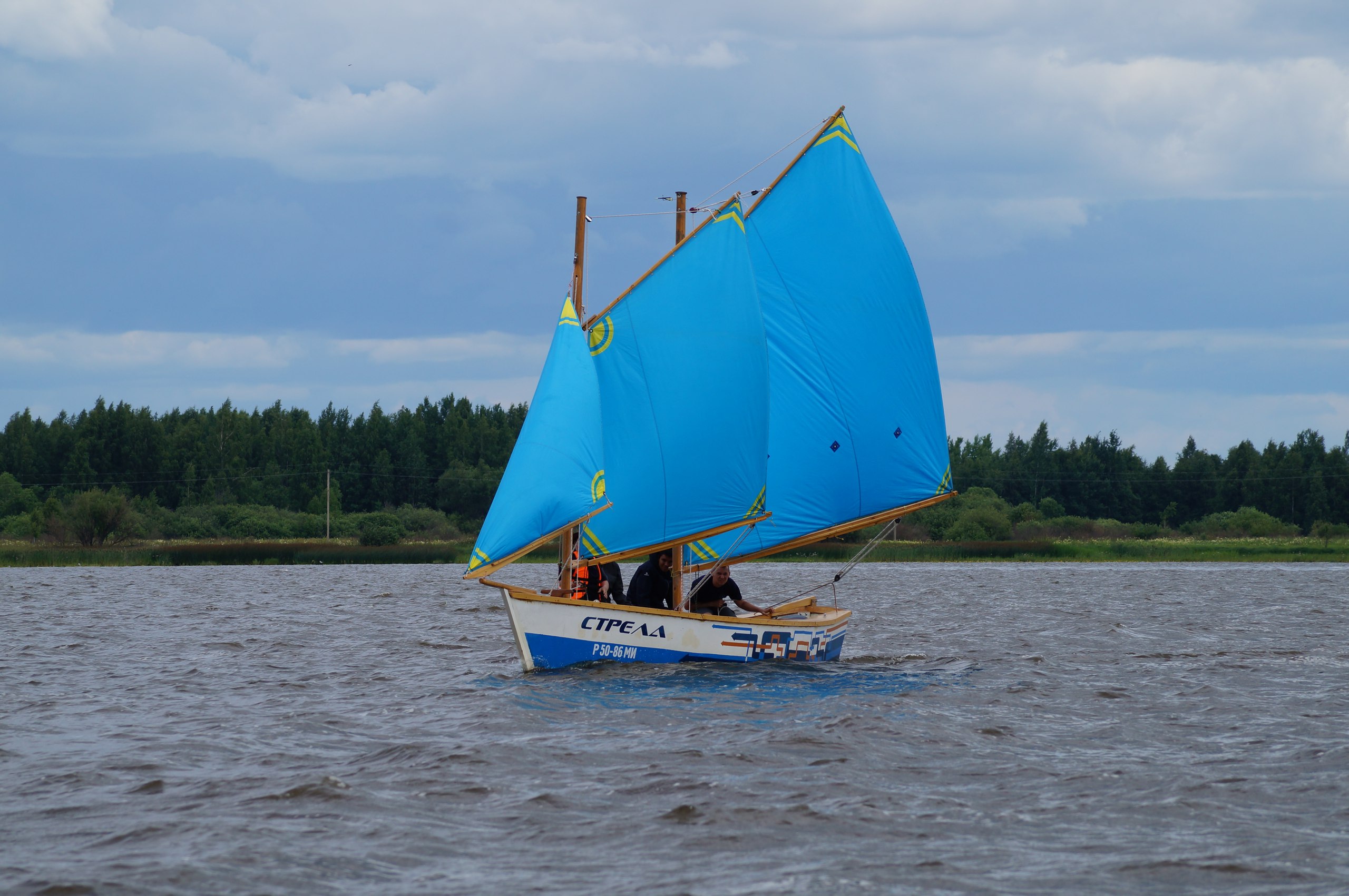 Плавание по островам Костромского моря на парусных шхунах.